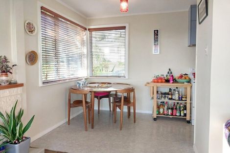 Photo of property in 10 Paparangi Crescent, Paparangi, Wellington, 6037