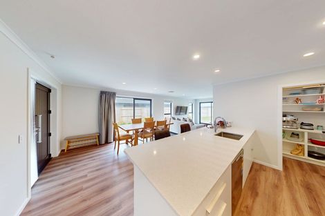 Photo of property in 40 Atlantic Drive, Fitzherbert, Palmerston North, 4410
