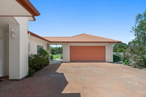 Photo of property in 6 Daffodil Grove, Carterton, 5713