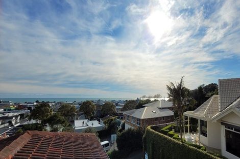 Photo of property in 85c Eliot Street, New Plymouth, 4310