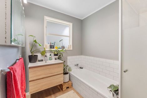 Photo of property in 18 Tanekaha Street, Stokes Valley, Lower Hutt, 5019