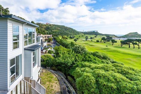 Photo of property in 16 Bunker Way, Strathmore Park, Wellington, 6022