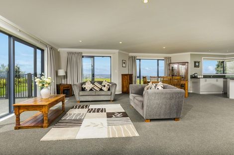 Photo of property in 113a Constable Road, Muriwai, Waimauku, 0881