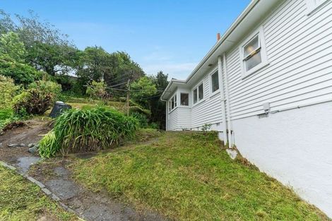 Photo of property in 9 Victory Crescent, Tawa, Wellington, 5028