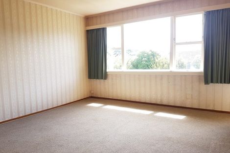 Photo of property in 2/18 Agra Crescent, Khandallah, Wellington, 6035