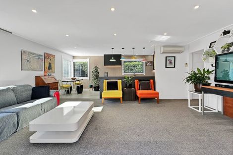 Photo of property in 1/11 Gibbs Place, Kinloch, Taupo, 3377