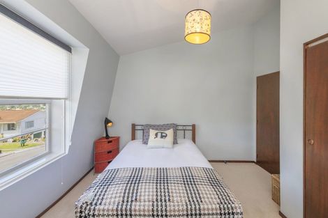 Photo of property in 7 Epping Grove, Karori, Wellington, 6012