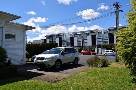 Photo of property in 57 Omahu Road, Greenlane, Auckland, 1051