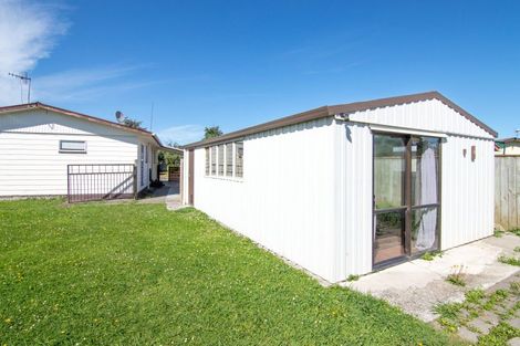 Photo of property in 9 Pinedale Parade, Milson, Palmerston North, 4414