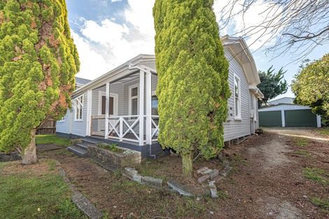 Photo of property in 14 Hurworth Place, College Estate, Whanganui, 4500