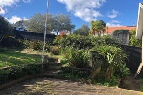 Photo of property in 121 West Harbour Drive, West Harbour, Auckland, 0618