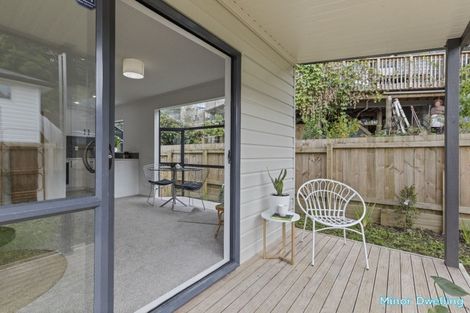 Photo of property in 8 Kupari Place, Totara Vale, Auckland, 0629