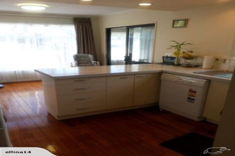 Photo of property in 2/47 Greenslade Crescent, Northcote, Auckland, 0627