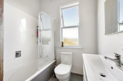 Photo of property in 100 Austin Street, Mount Victoria, Wellington, 6011