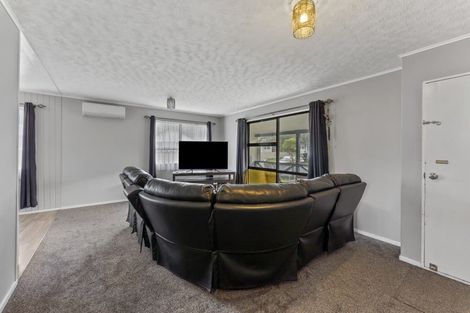 Photo of property in 318 Wellington Road, Wainuiomata, Lower Hutt, 5014