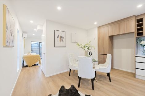 Photo of property in 35c Hereford Street, Te Atatu Peninsula, Auckland, 0610