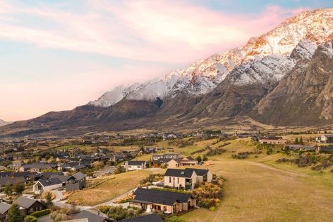 Photo of property in 9 Arran Lane, Jacks Point, Queenstown, 9371