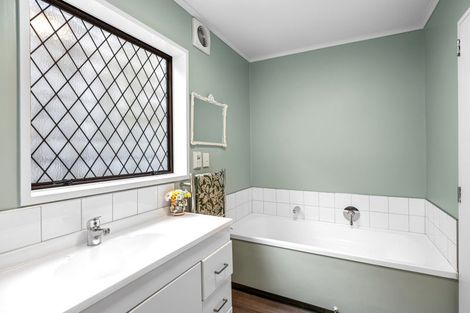Photo of property in 2/57b Cashmere Road, Cashmere, Christchurch, 8022