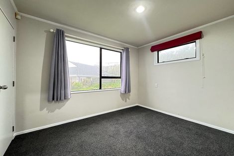 Photo of property in 15 Rice Crescent, Newlands, Wellington, 6037