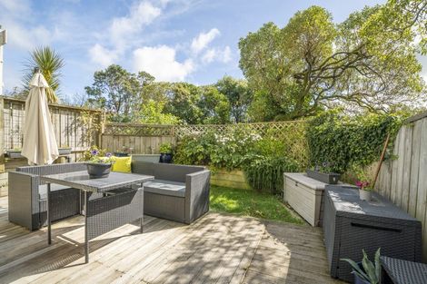 Photo of property in 107 Kenmore Street, Newlands, Wellington, 6037