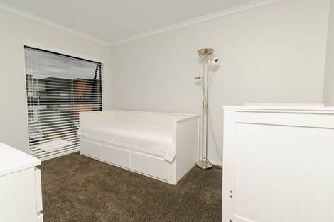Photo of property in 67 Mettam Drive, Swanson, Auckland, 0614