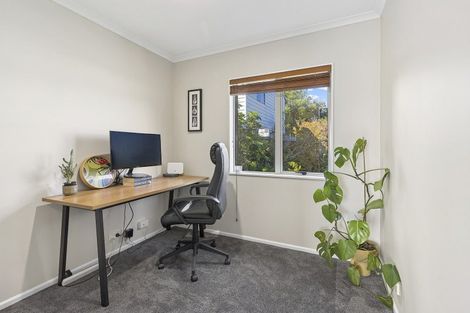 Photo of property in 81 Nevay Road, Miramar, Wellington, 6022