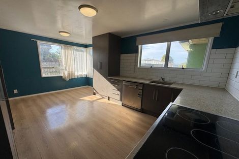 Photo of property in 33 Hyperion Drive, Randwick Park, Auckland, 2105