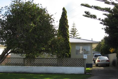 Photo of property in 10 Nikau Street, Tawhero, Whanganui, 4501