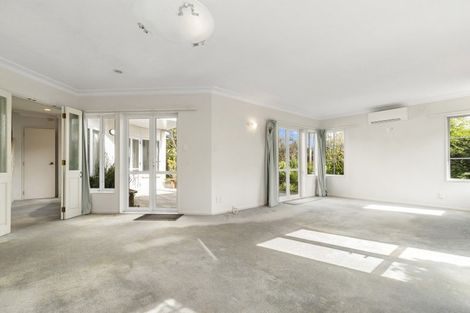 Photo of property in 1/1 Seine Road, Forrest Hill, Auckland, 0620