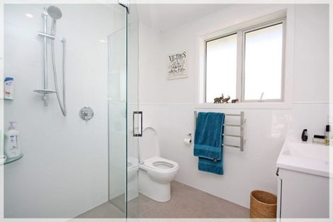 Photo of property in 9 Story Street, Foxton Beach, Foxton, 4815