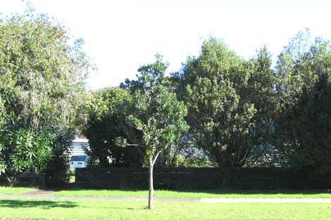 Photo of property in 27 Minaret Drive, Bucklands Beach, Auckland, 2014