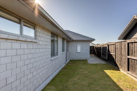 Photo of property in 43 Kaiora Drive, Papamoa Beach, Papamoa, 3118