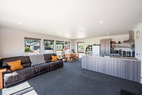 Photo of property in 8 Kingfisher Crescent, Albert Town, Wanaka, 9305