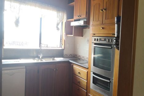 Photo of property in 34a Mark Edward Drive, Half Moon Bay, Auckland, 2012