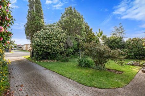 Photo of property in 27 Robinson Avenue, Holdens Bay, Rotorua, 3010