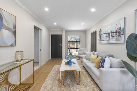 Photo of property in 89c Cascades Road, Pakuranga Heights, Auckland, 2010