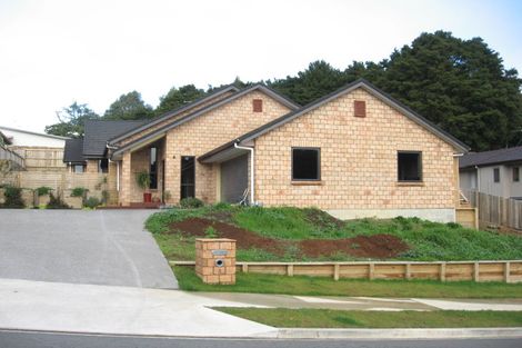 Photo of property in 4 Nita Place, The Gardens, Auckland, 2105