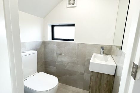 Photo of property in 15 Arahopu Place, Papakura, 2110