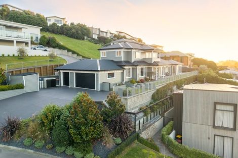 Photo of property in 6 Rushden Rise, Westmorland, Christchurch, 8025