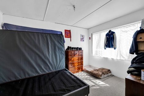 Photo of property in 93 Omata Road, Marfell, New Plymouth, 4310