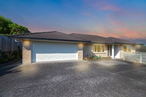 Photo of property in 27 John Brooke Crescent, East Tamaki Heights, Auckland, 2016