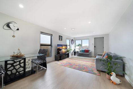 Photo of property in 240c Whitney Street, Blockhouse Bay, Auckland, 0600