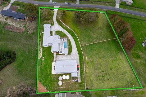 Photo of property in 21 Diamond Lane, Riverhead, 0793