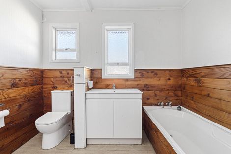 Photo of property in 25 Brookes Terrace, Waitara, 4320