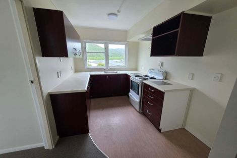 Photo of property in 95 Farmer Crescent, Taita, Lower Hutt, 5011