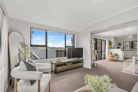 Photo of property in 6 Rautawhiri Road, Helensville, 0800