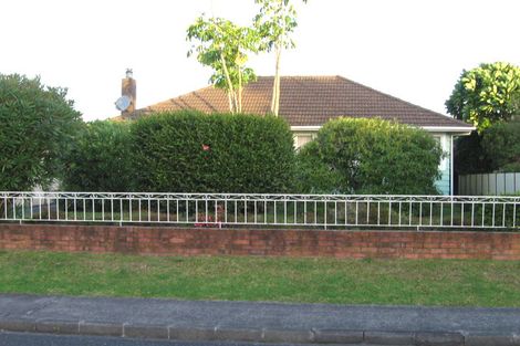 Photo of property in 5 Devon Street, Te Atatu South, Auckland, 0610