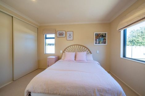 Photo of property in 17 Napier Street, Jervoistown, Napier, 4112