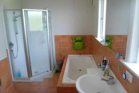 Photo of property in 125 Atkinson Road, Titirangi, Auckland, 0604