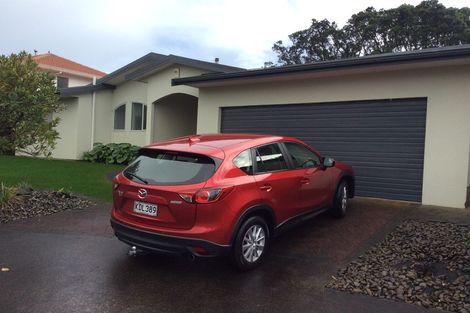 Photo of property in 5 Kawaroa Close, New Plymouth, 4310